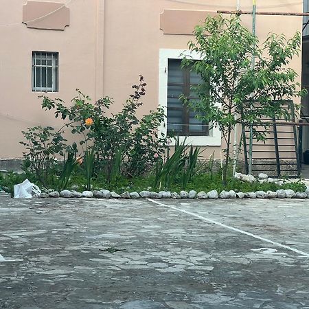 Apartments Nirgilija Тиват Екстериор снимка